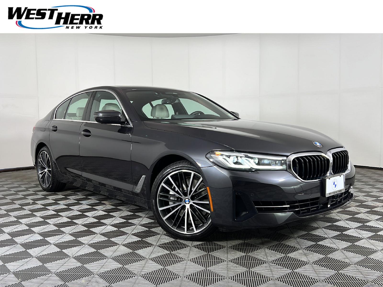 Gray (Dark Graphite Metallic) 2022 BMW 5 Series Sedan All-Wheel Drive Automatic