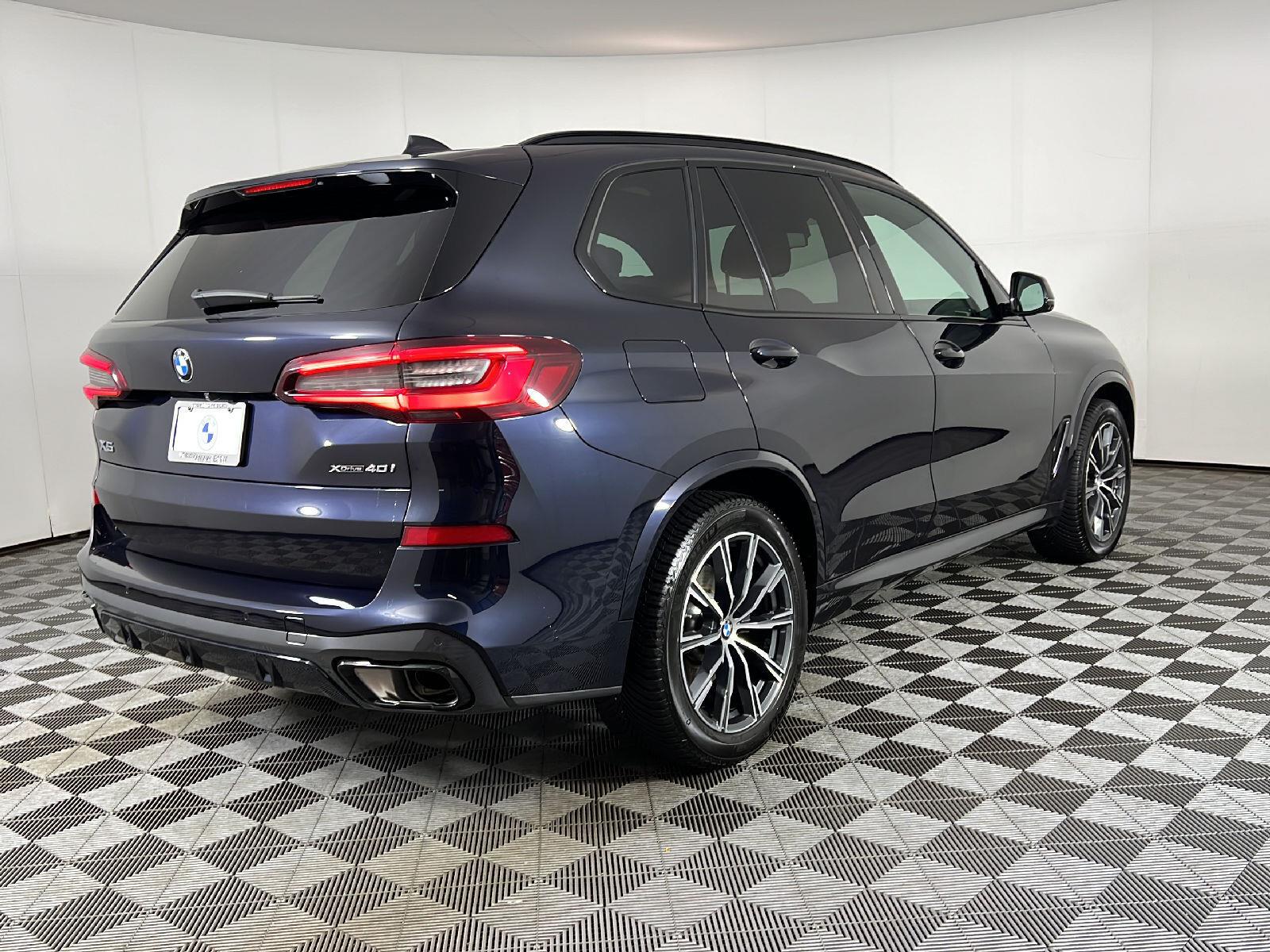 Used 2023 Carbon Black Metallic BMW xDrive40i image 5