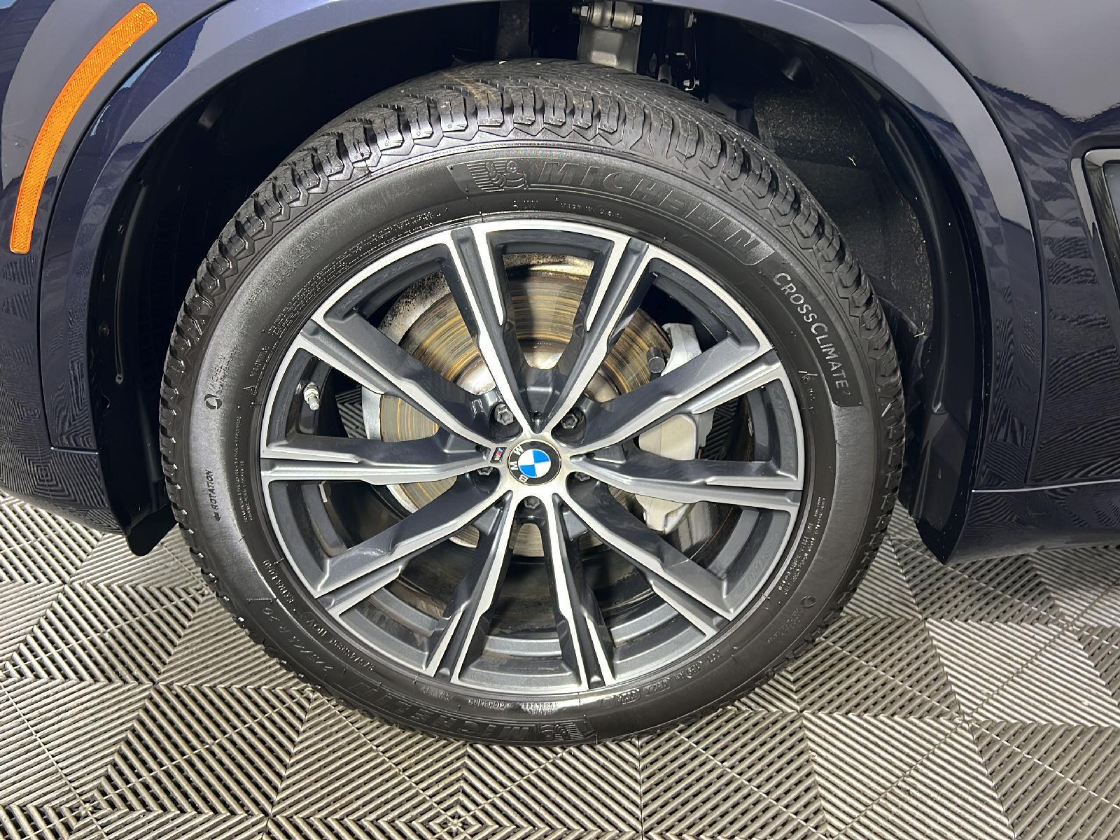 Used 2023 Carbon Black Metallic BMW xDrive40i image 14