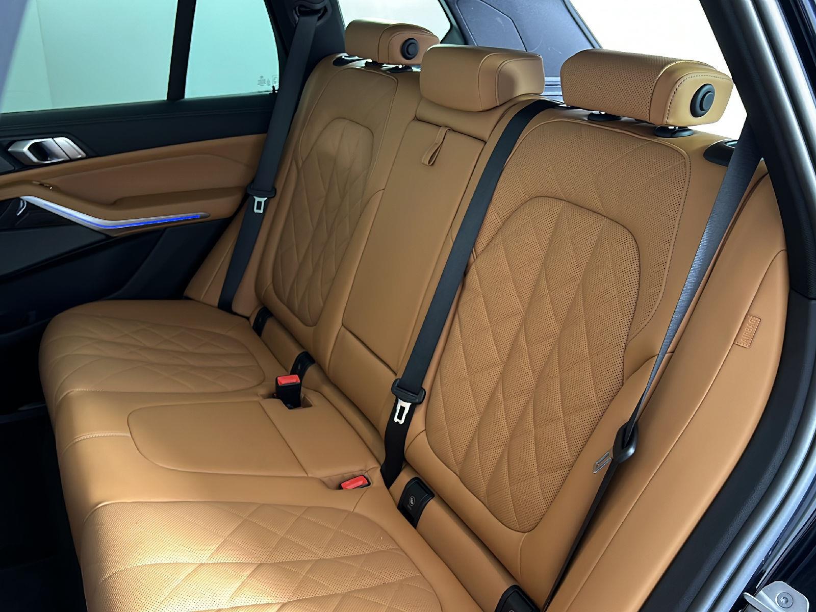 Used 2023 Carbon Black Metallic BMW xDrive40i image 4