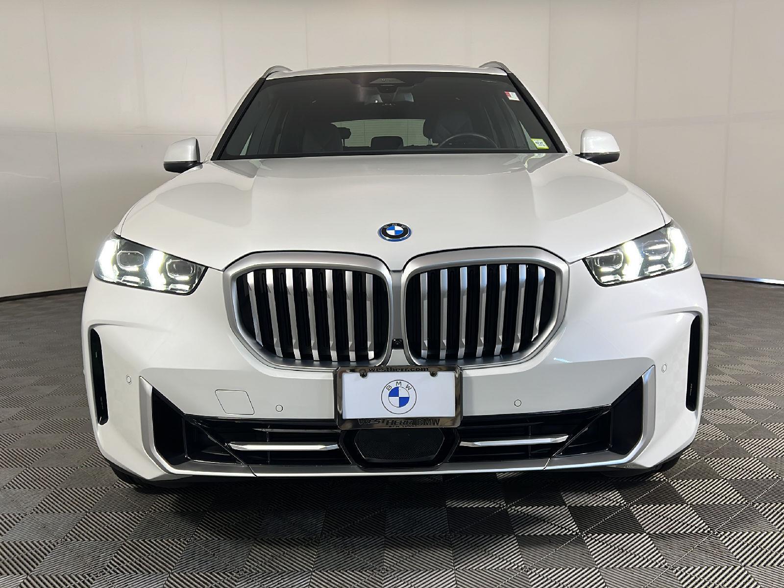 New 2026 Mineral White Metallic BMW xDrive50e image 7