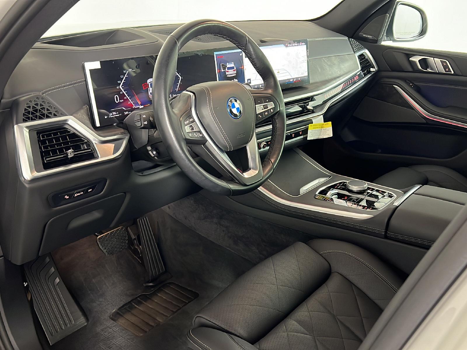 New 2026 Mineral White Metallic BMW xDrive50e image 9