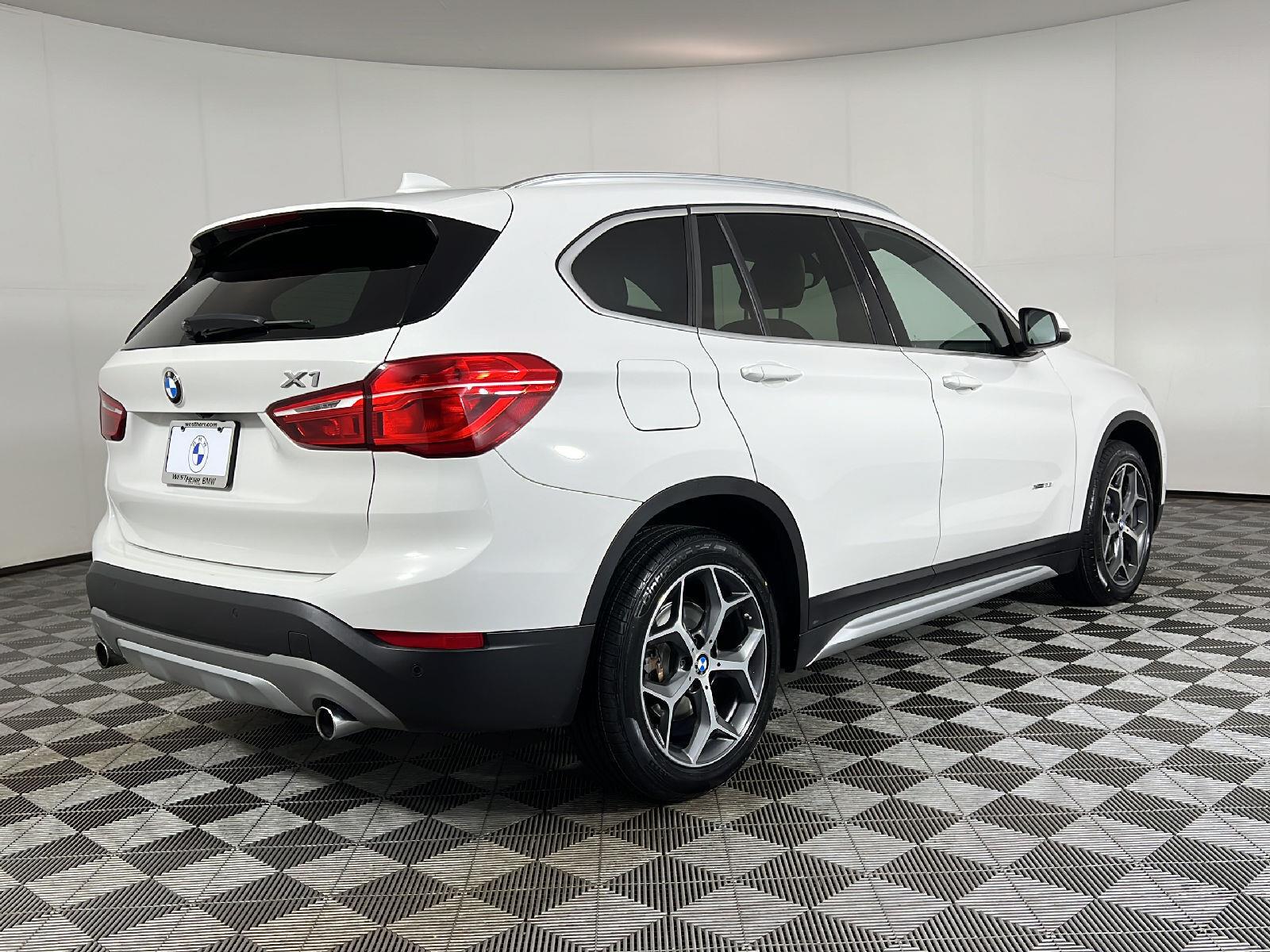 Used 2018 Alpine White Bmw  image 3