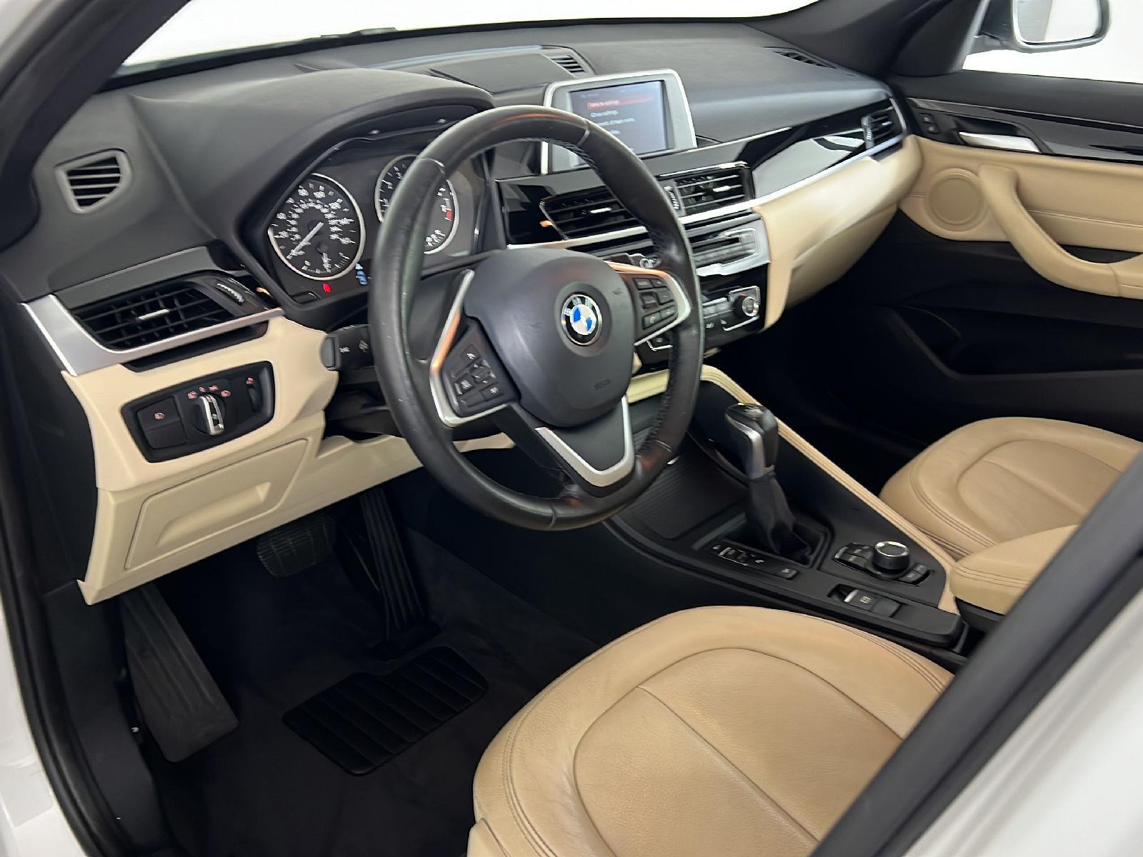 Used 2018 Alpine White Bmw  image 2