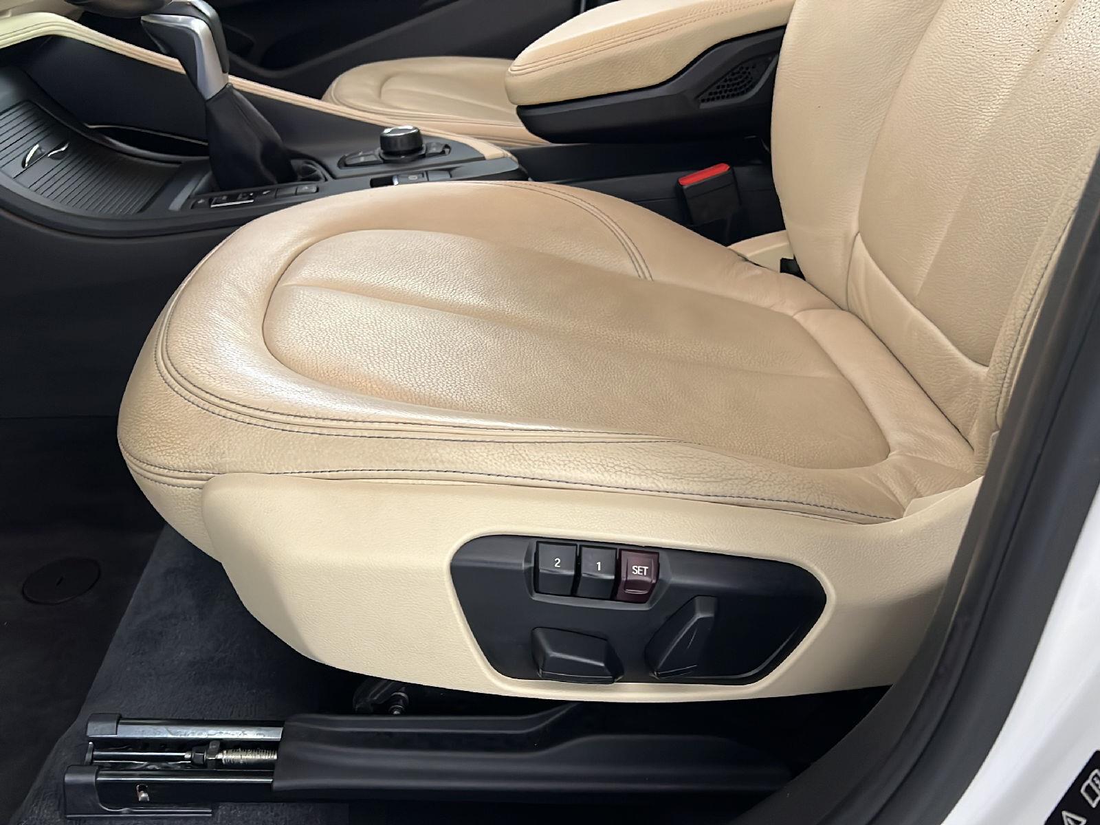 Used 2018 Alpine White Bmw  image 15