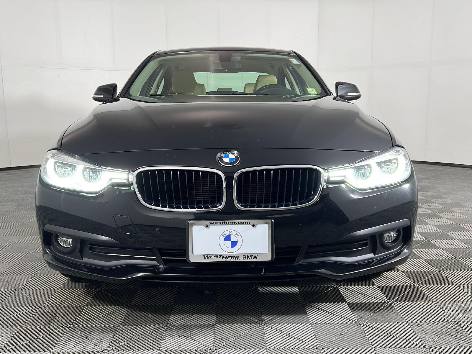 Used 2018 Jet Black BMW 320i xDrive image 13