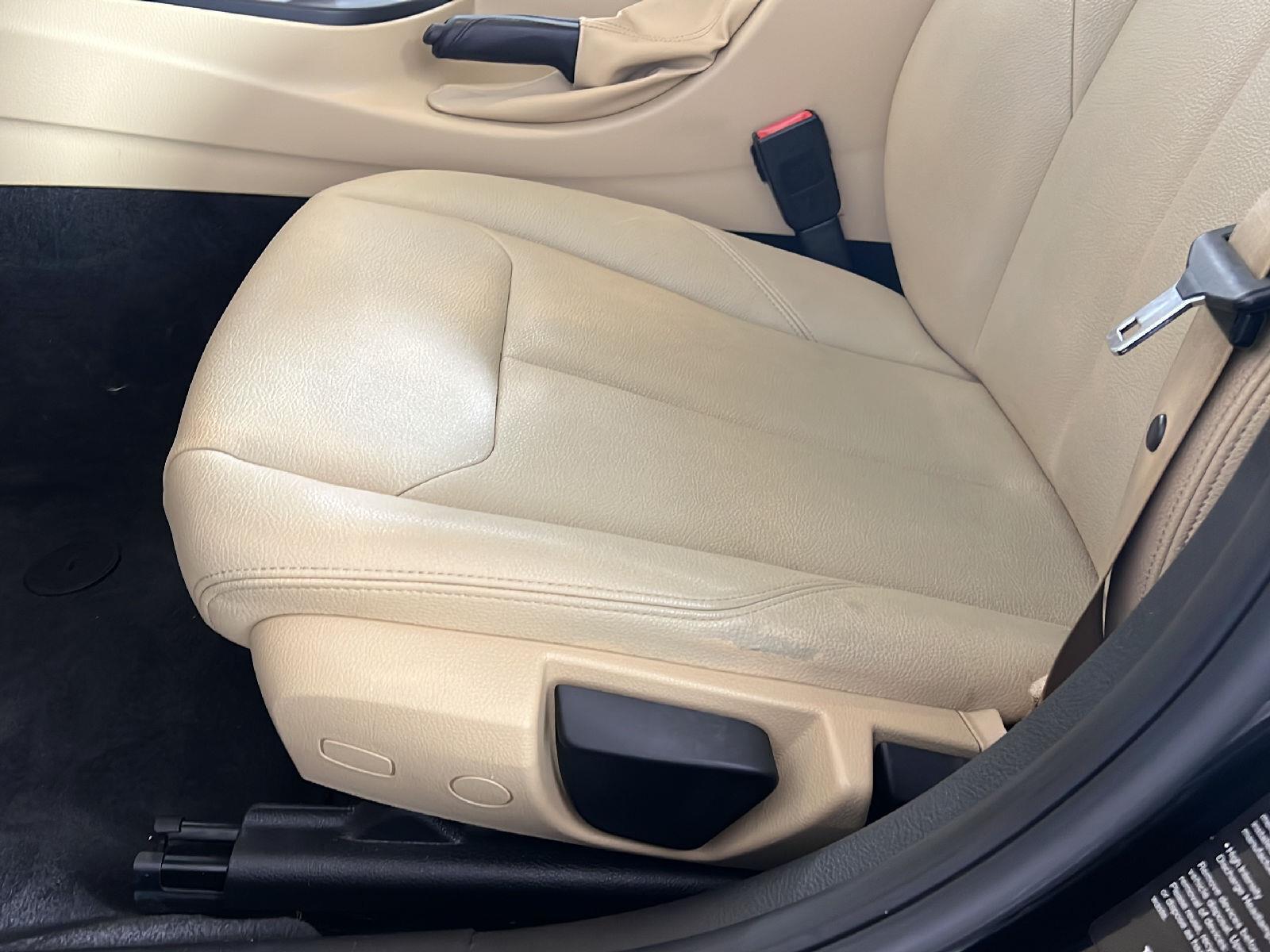 Used 2018 Jet Black BMW 320i xDrive image 14