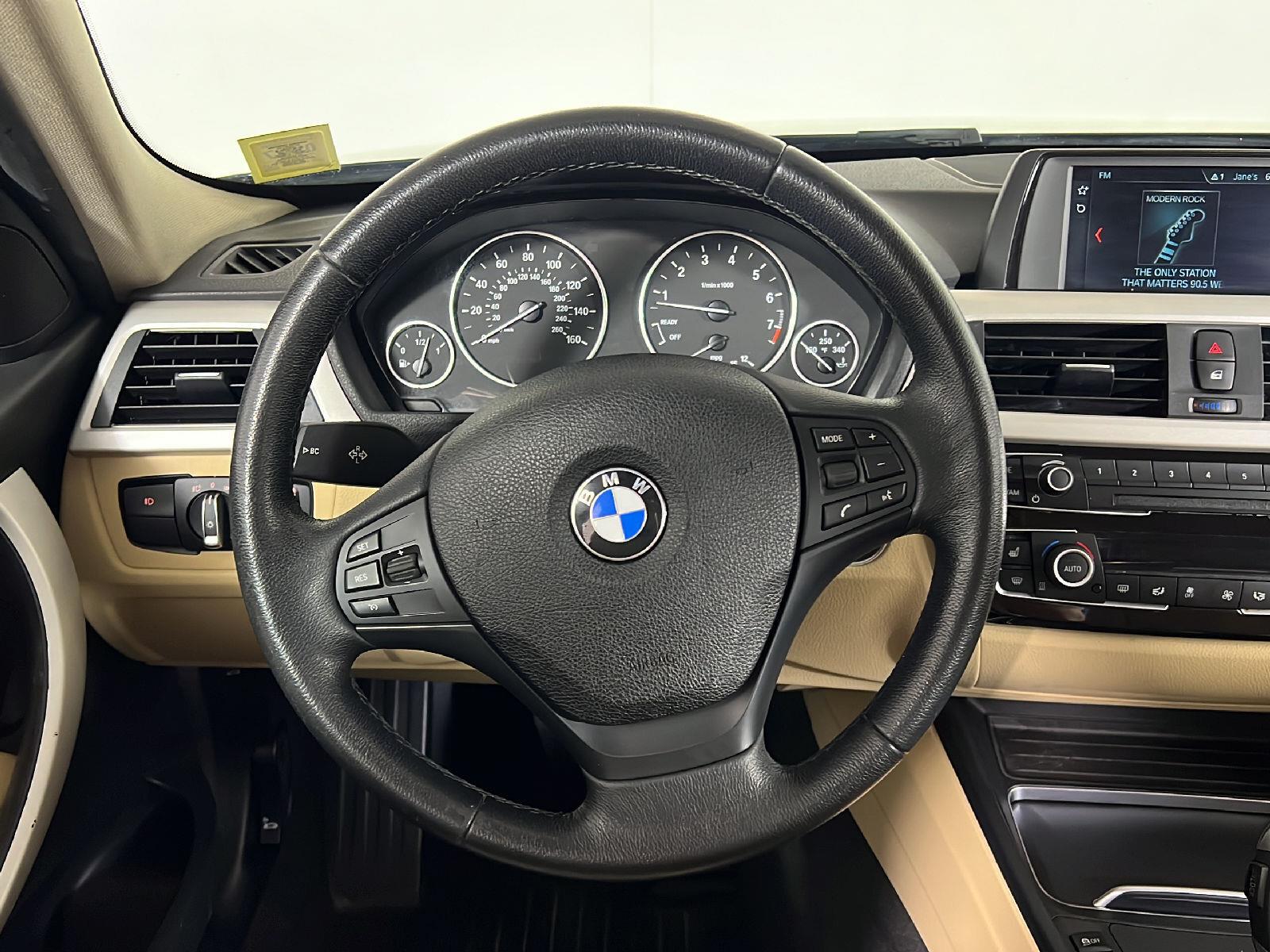 Used 2018 Jet Black BMW 320i xDrive image 16