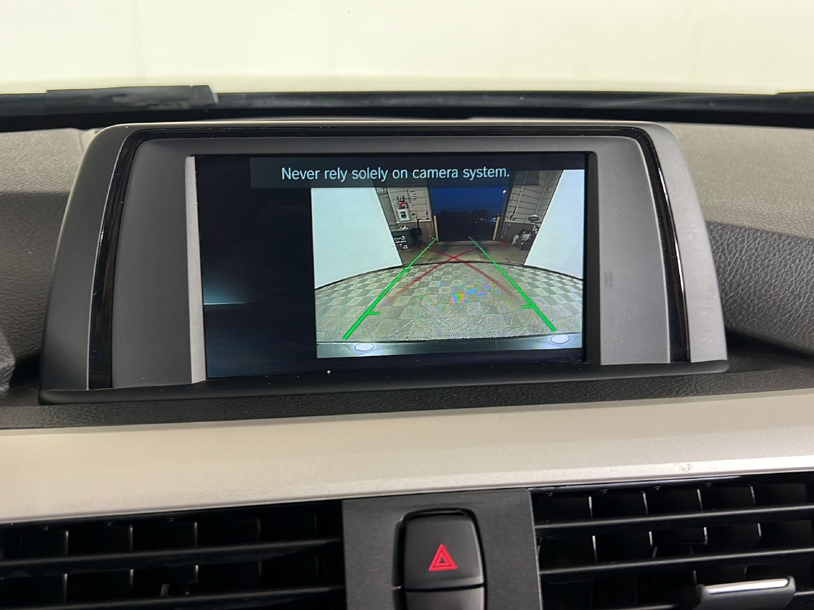 Used 2018 Jet Black BMW 320i xDrive image 10