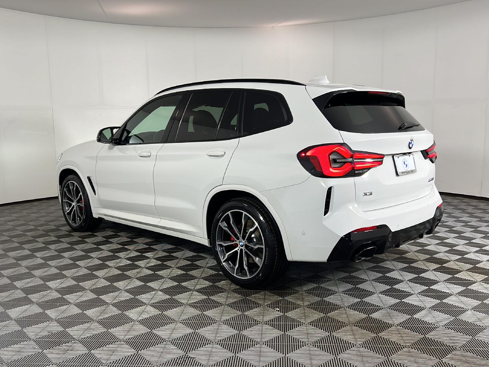 Used 2022 Alpine White BMW M40i image 9