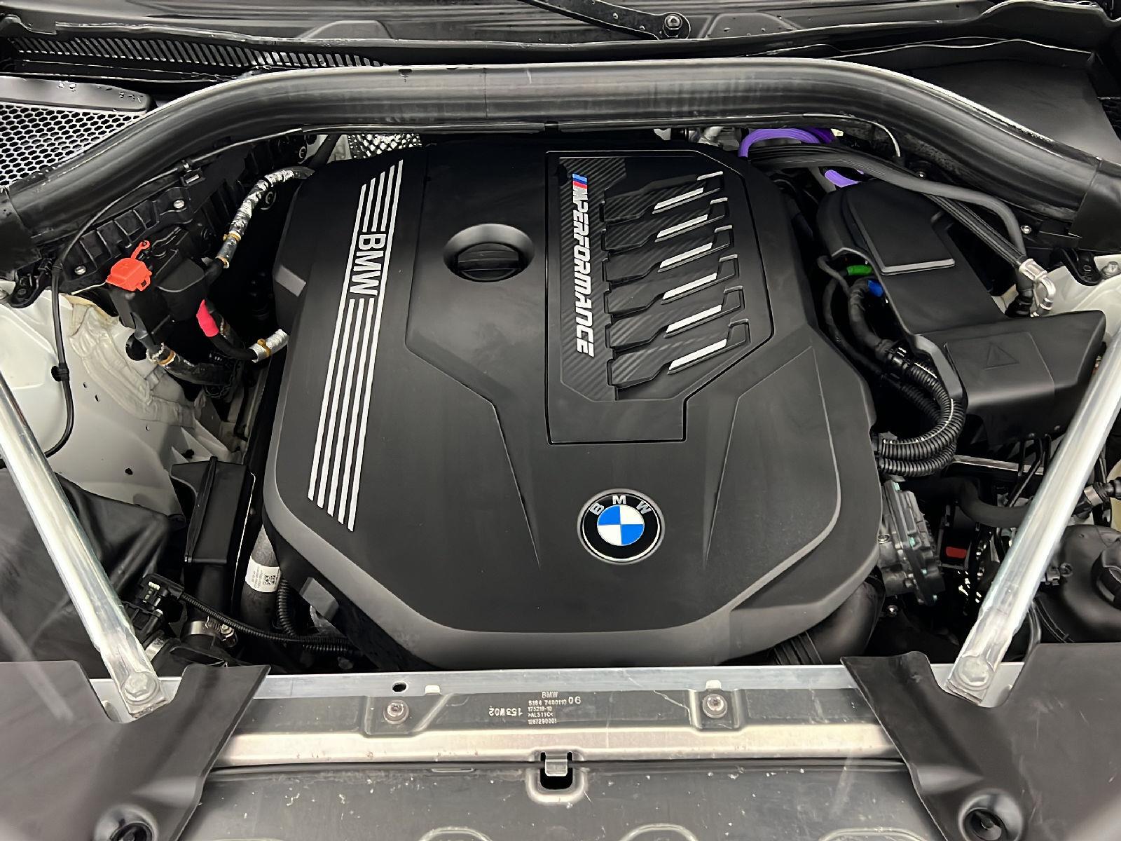 Used 2022 Alpine White BMW M40i image 25