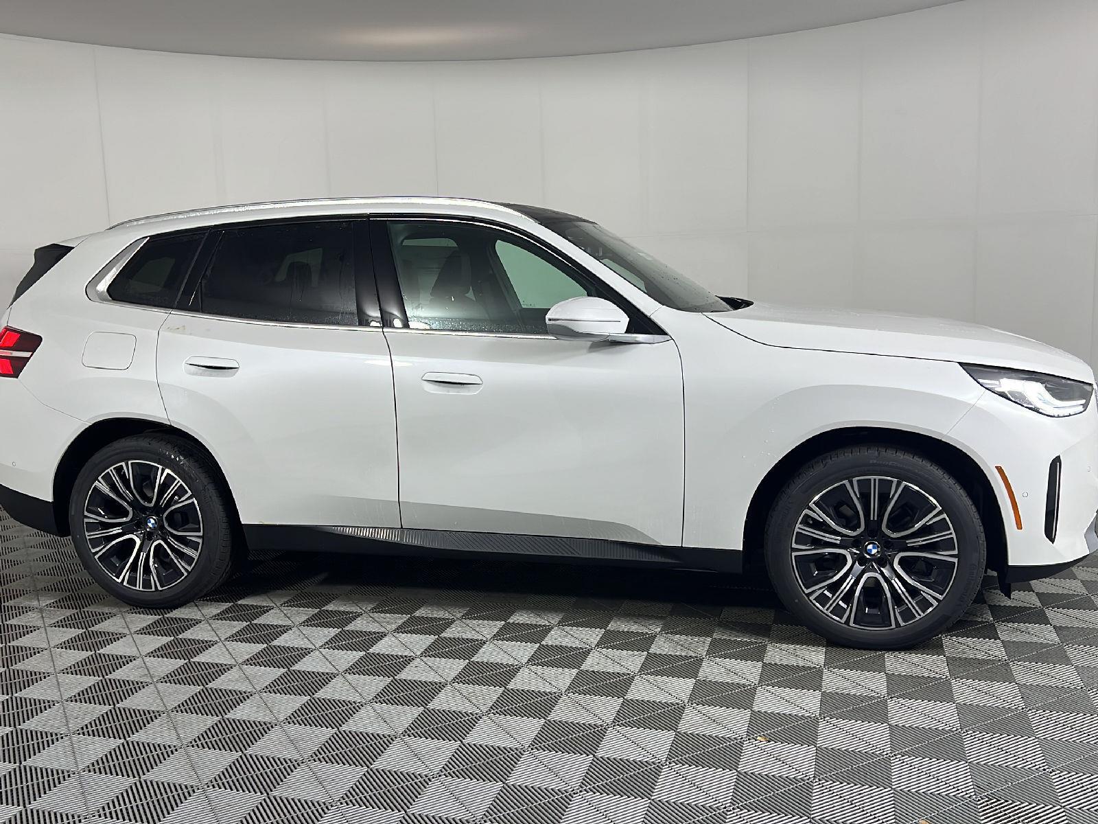 New 2026 Mineral White Metallic BMW 30 xDrive image 15