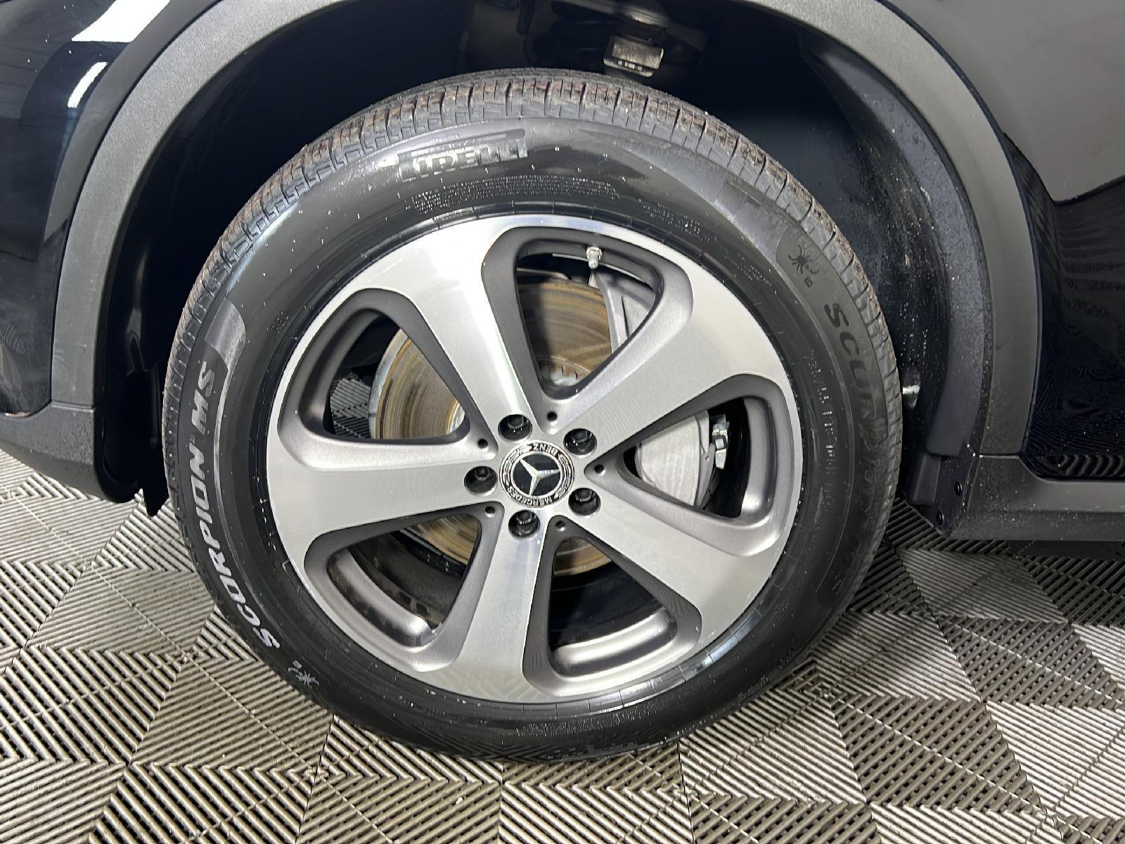 Used 2019 Black Mercedes-Benz GLC 300 image 14