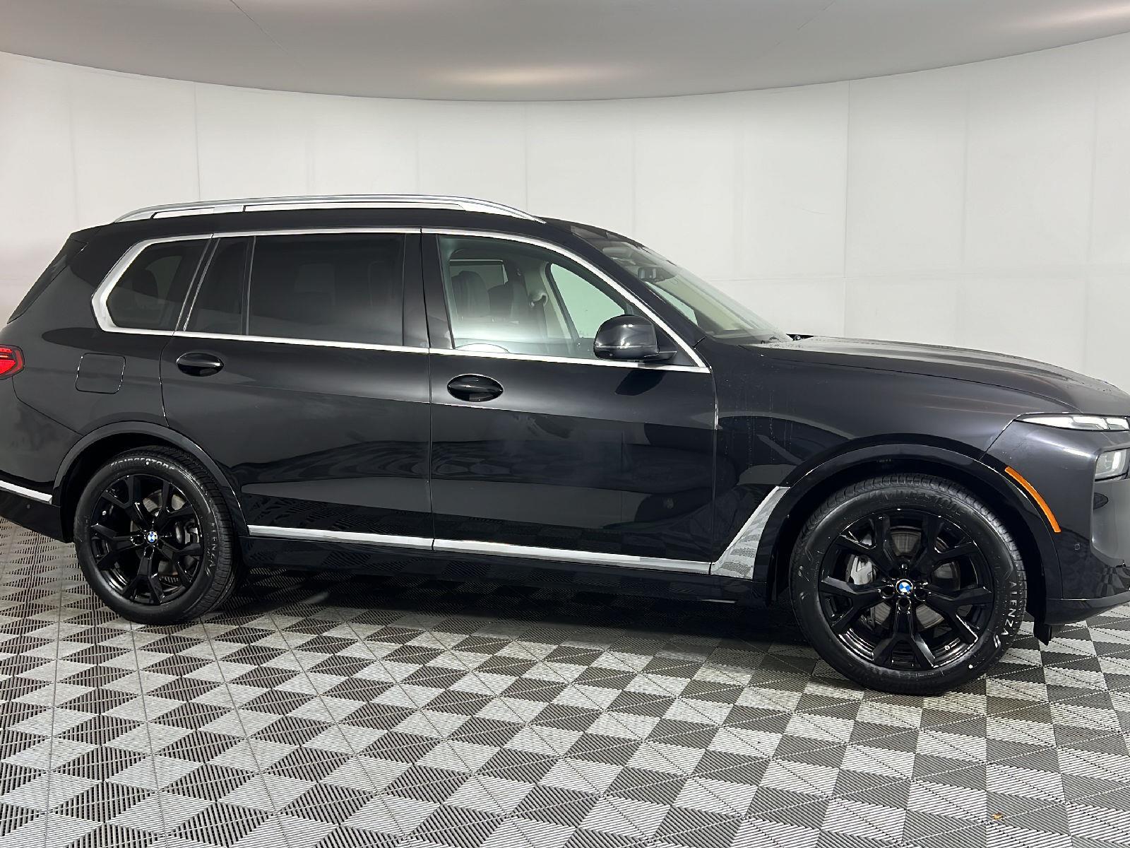 Used 2024 Black Sapphire Metallic BMW xDrive40i image 3
