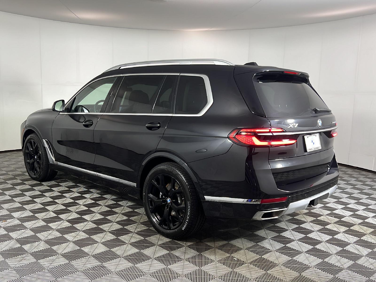 Used 2024 Black Sapphire Metallic BMW xDrive40i image 9