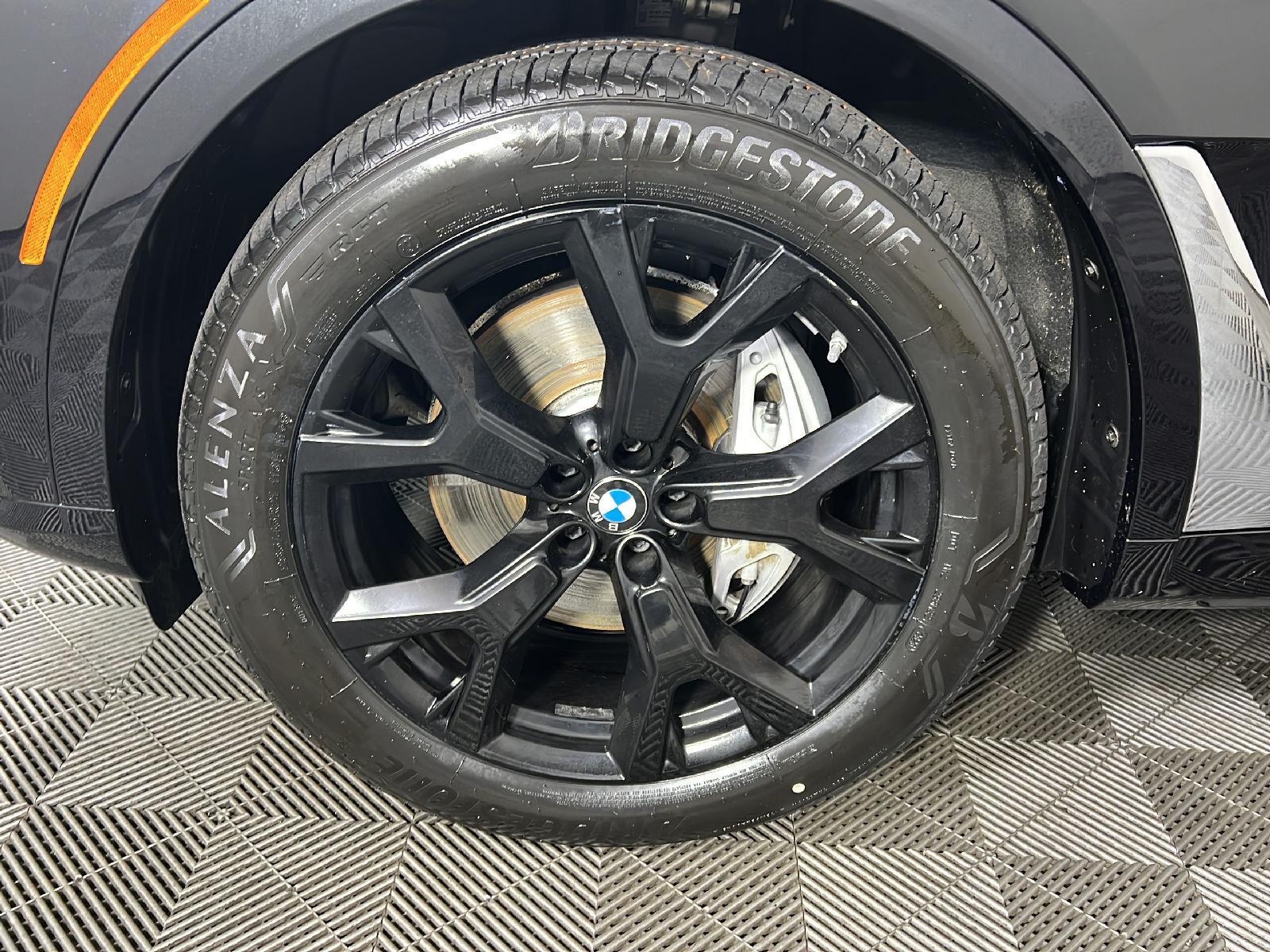 Used 2024 Black Sapphire Metallic BMW xDrive40i image 14