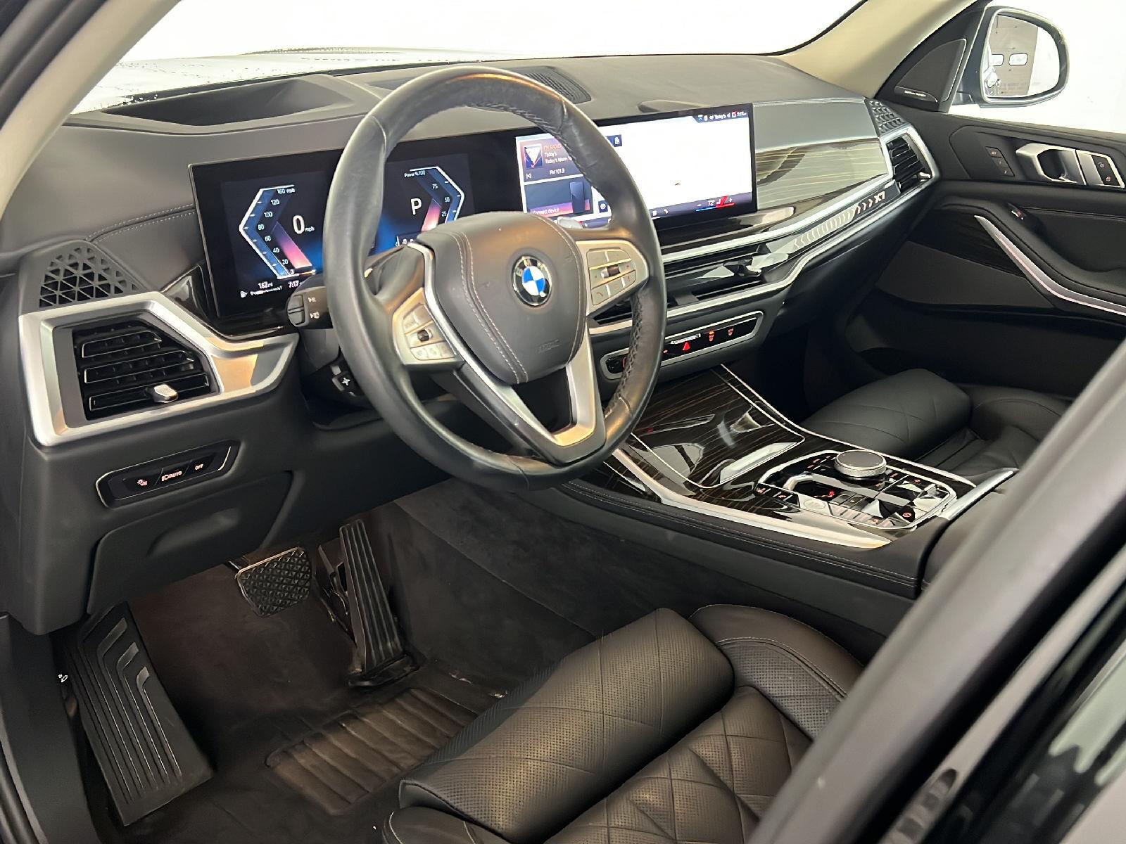 Used 2024 Black Sapphire Metallic BMW xDrive40i image 2