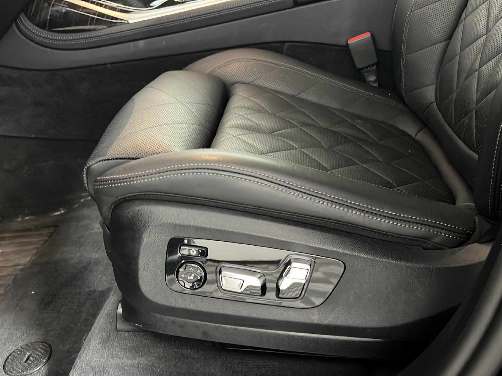 Used 2024 Black Sapphire Metallic BMW xDrive40i image 15