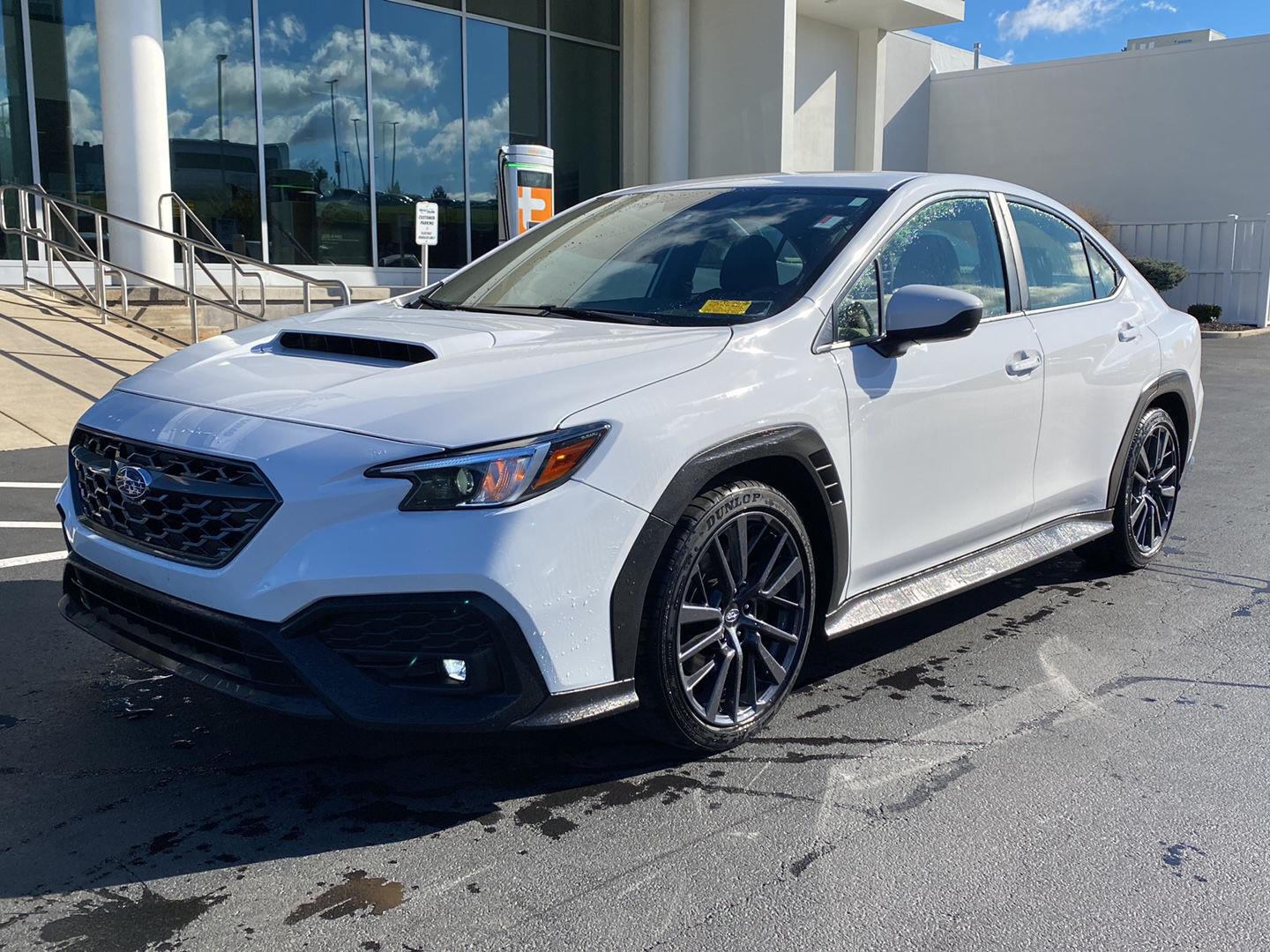 Used 2024 Ceramic White Subaru Premium image 7