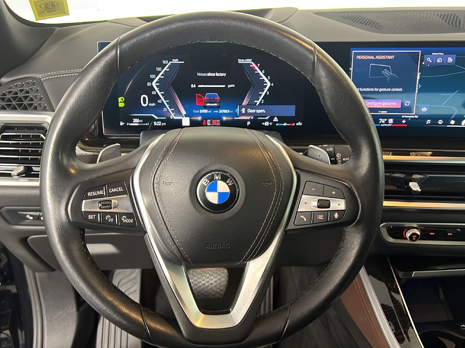 Used 2025 Black Sapphire Metallic BMW xDrive40i image 17