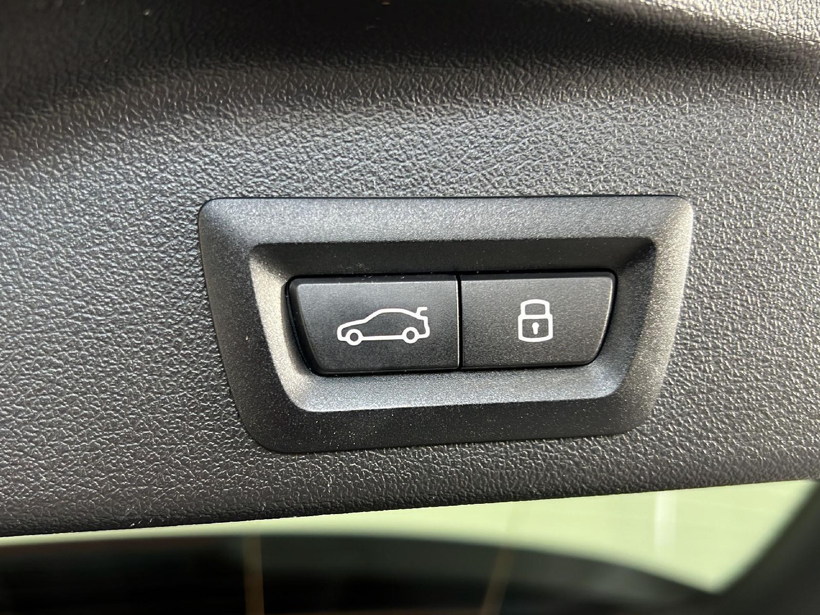 Used 2025 Black Sapphire Metallic BMW xDrive40i image 24