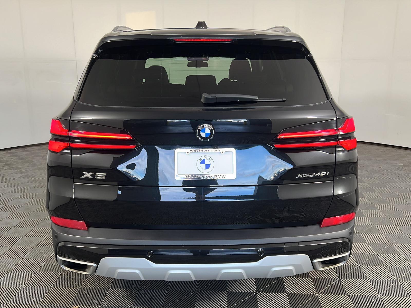 Used 2025 Black Sapphire Metallic BMW xDrive40i image 5