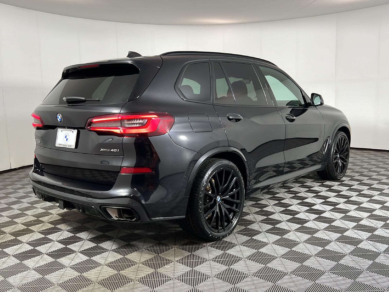 Used 2023 Black Sapphire Metallic BMW xDrive40i image 5