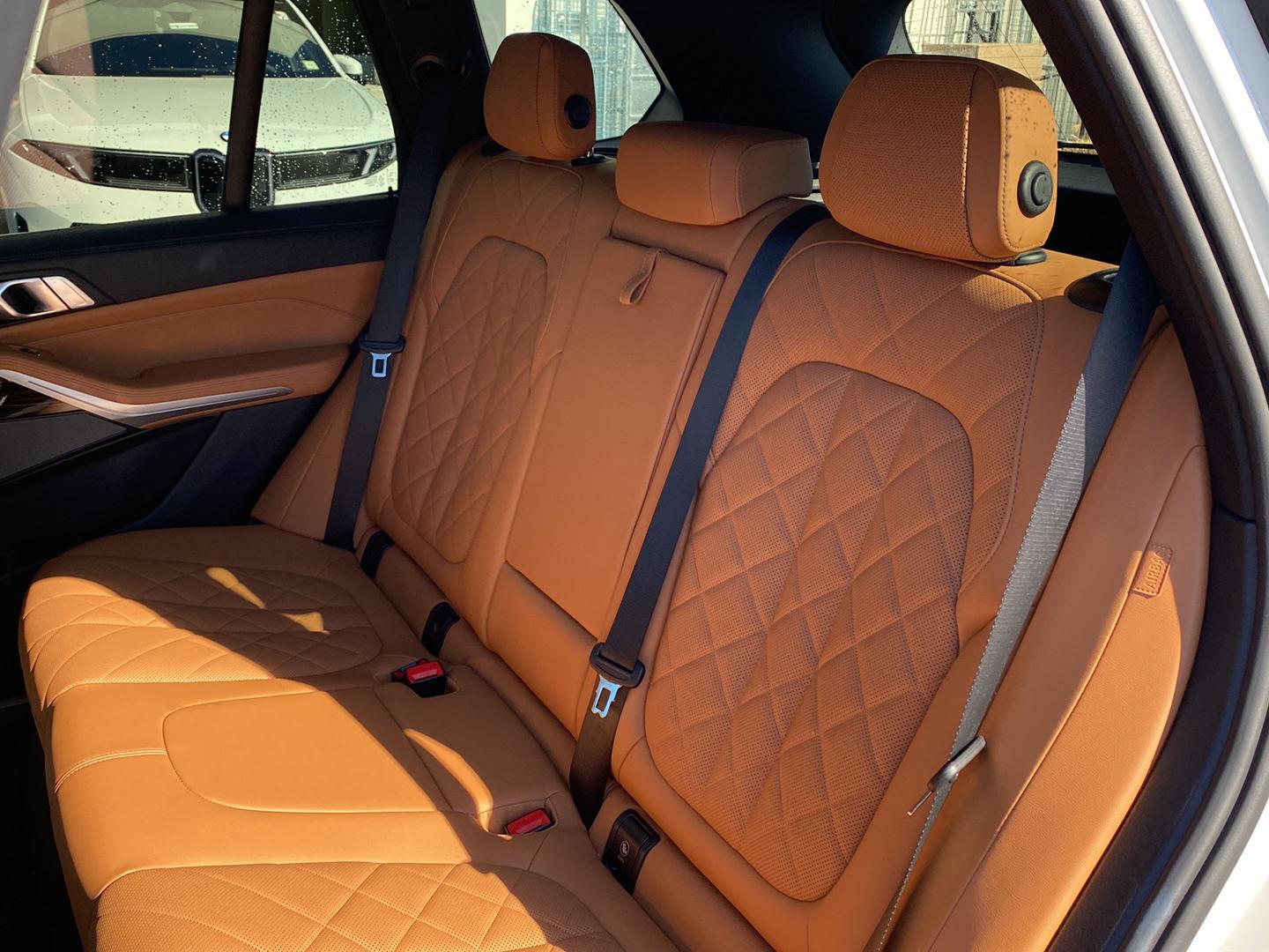 Certified Used 2024 Wh Bmw  image 11