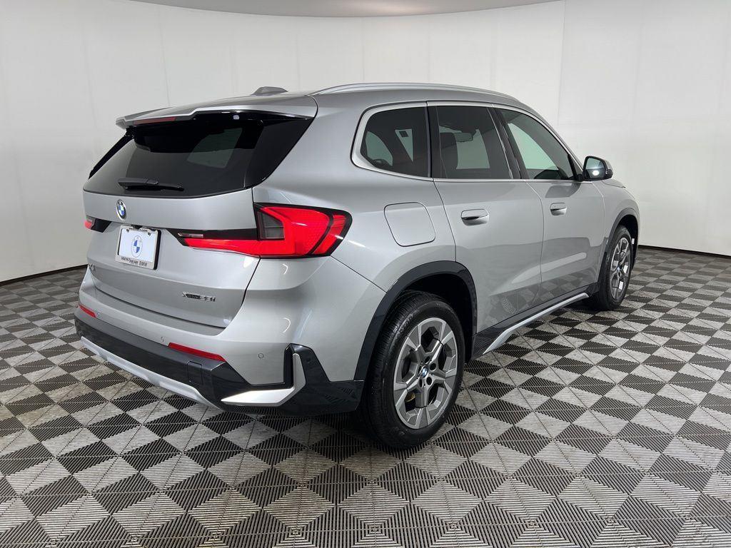 New 2026 Silver Metallic BMW xDrive28i image 7