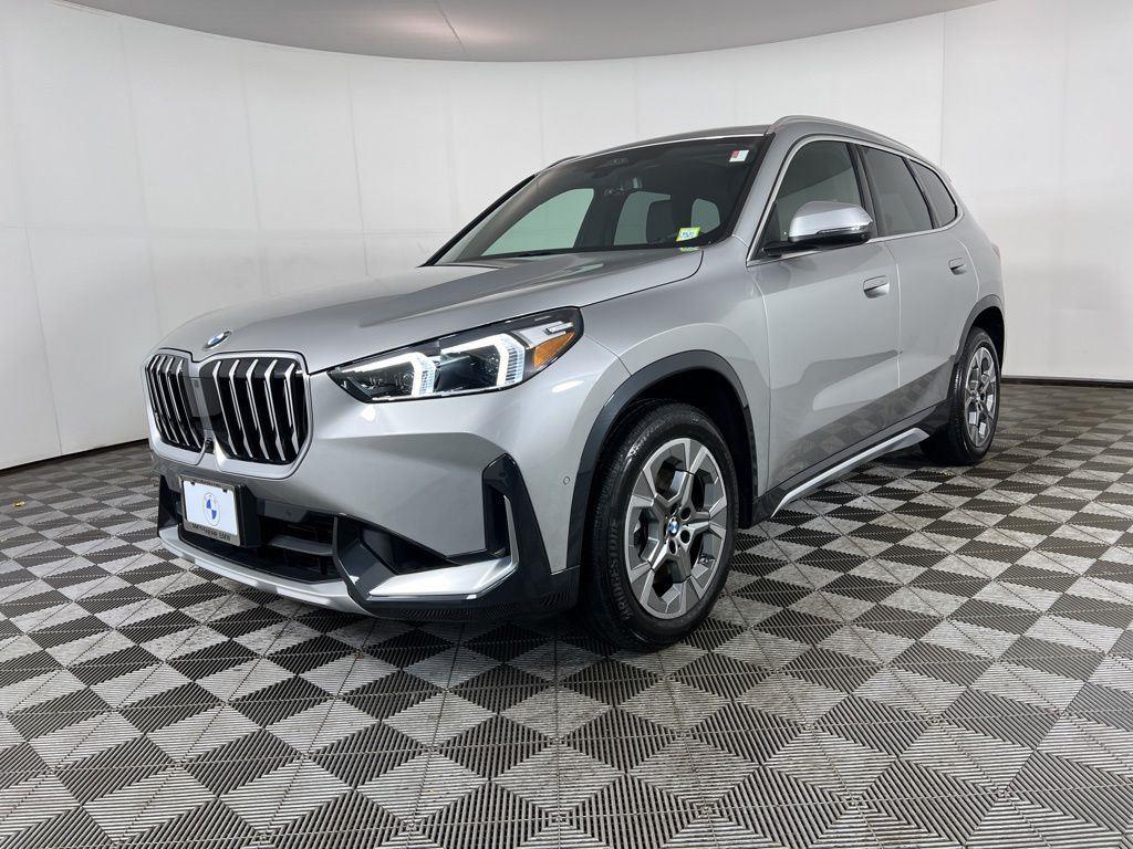 New 2026 Silver Metallic BMW xDrive28i image 11