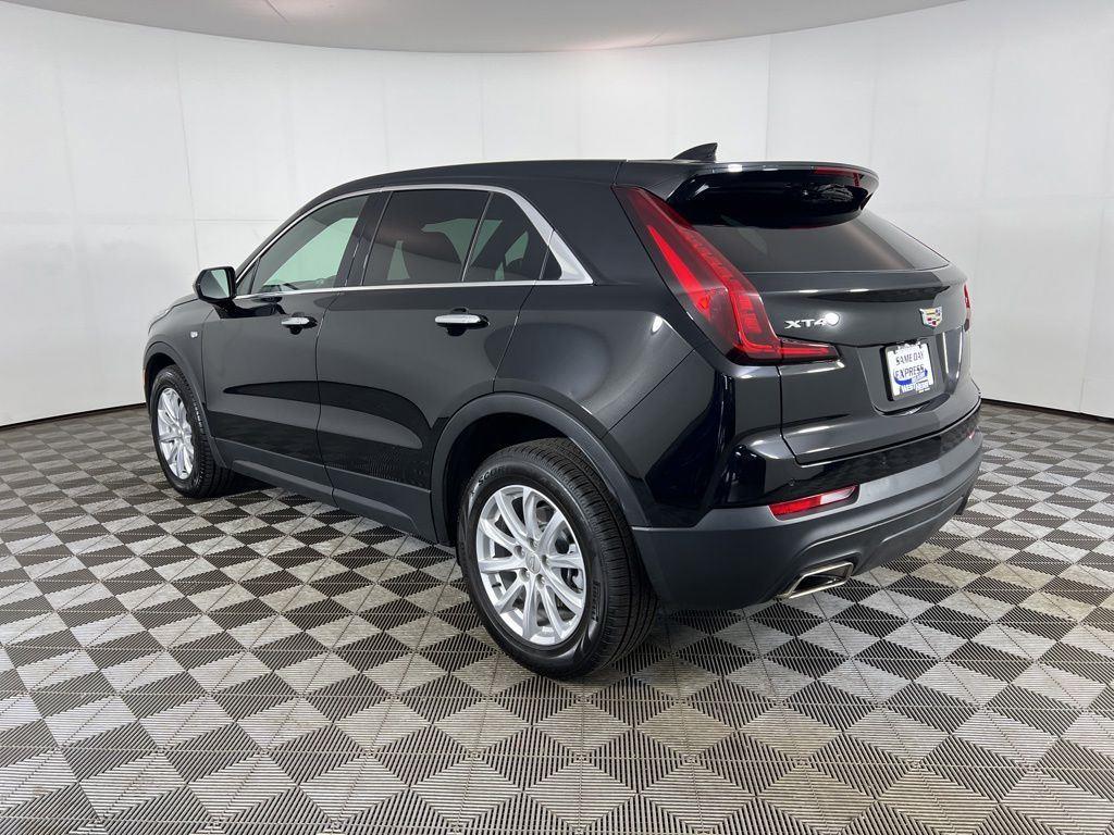 Used 2023 Black Metallic Cadillac Luxury image 9
