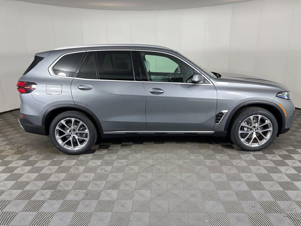 New 2026 Gray Metallic BMW xDrive40i image 2