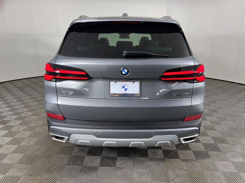 New 2026 Gray Metallic BMW xDrive40i image 3