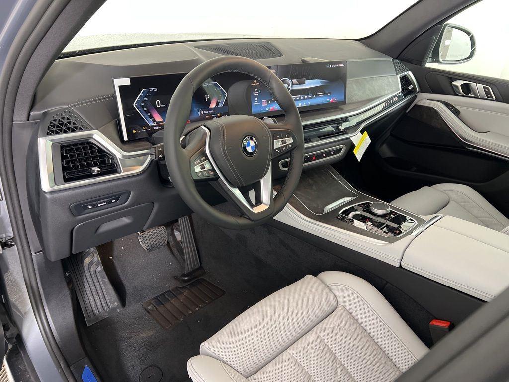 New 2026 Gray Metallic BMW xDrive40i image 7