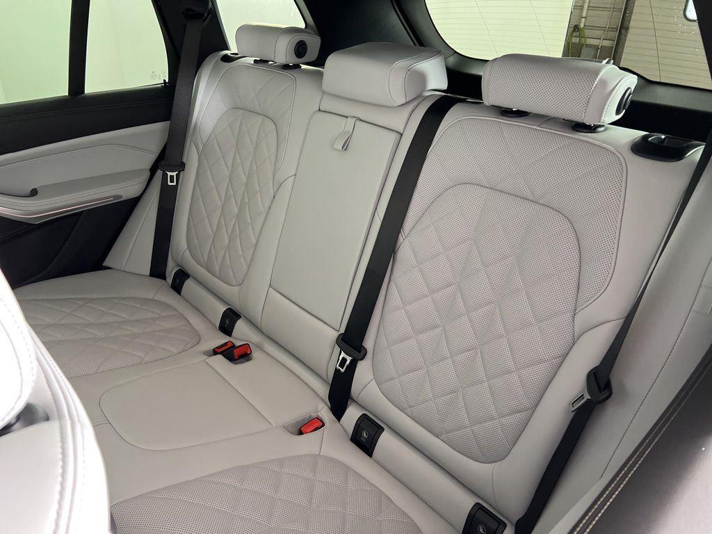 New 2026 Gray Metallic BMW xDrive40i image 8