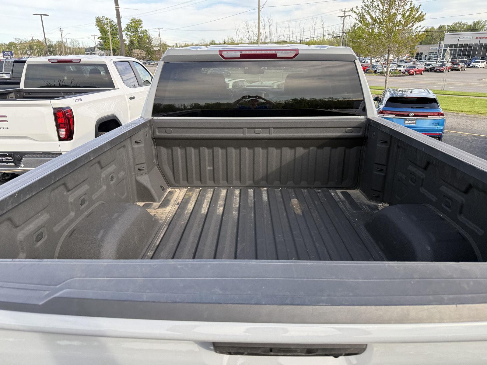 2024 GMC Sierra Pro 4WD Crew Cab Short Box's photo