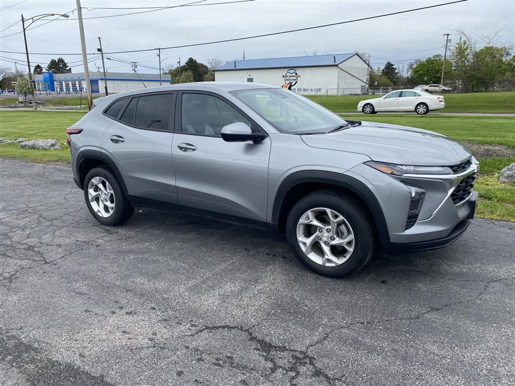 Sterling Gray Metallic 2024 Chevrolet Trax SUV / Crossover Front-Wheel Drive 6-Speed Automatic