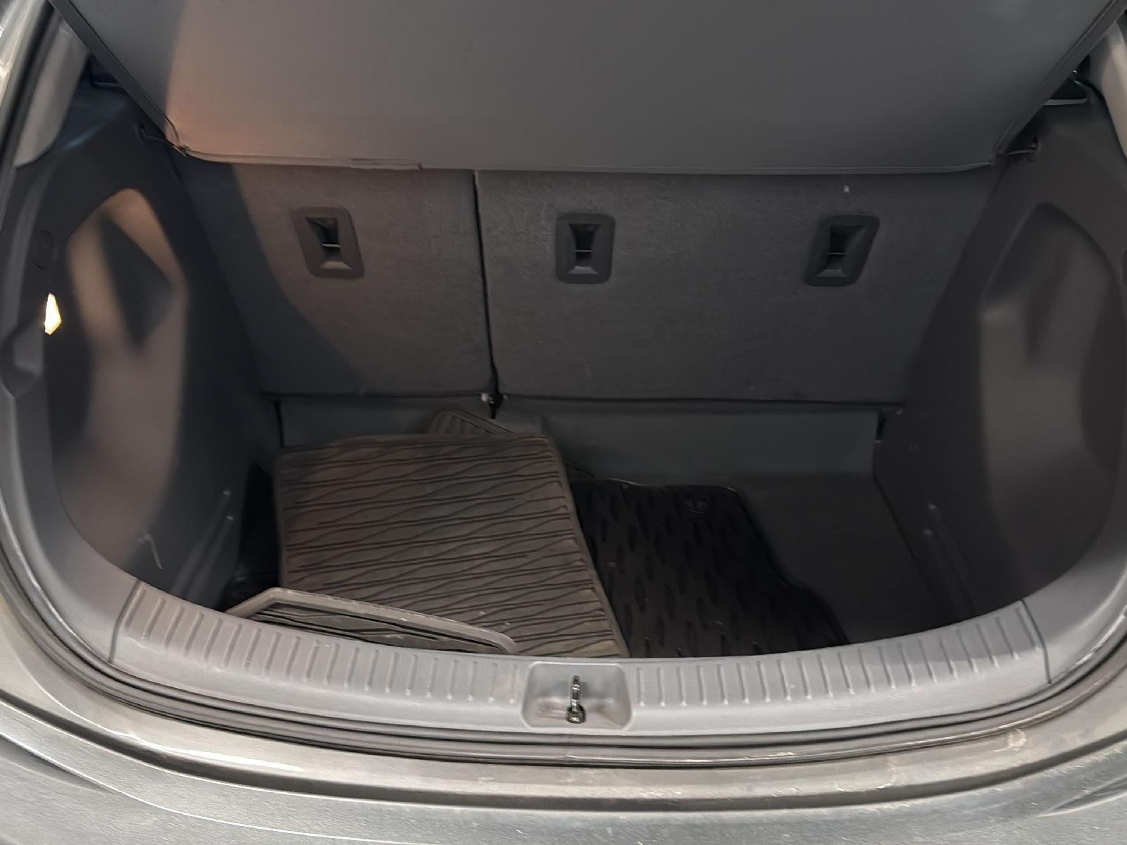 2018 Chevrolet Bolt EV LT Auto's photo