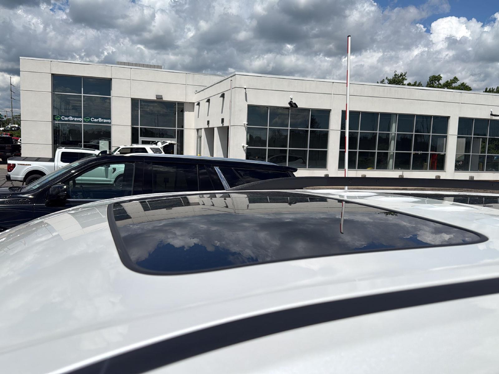 2023 Chevrolet Traverse RS - Photo 6