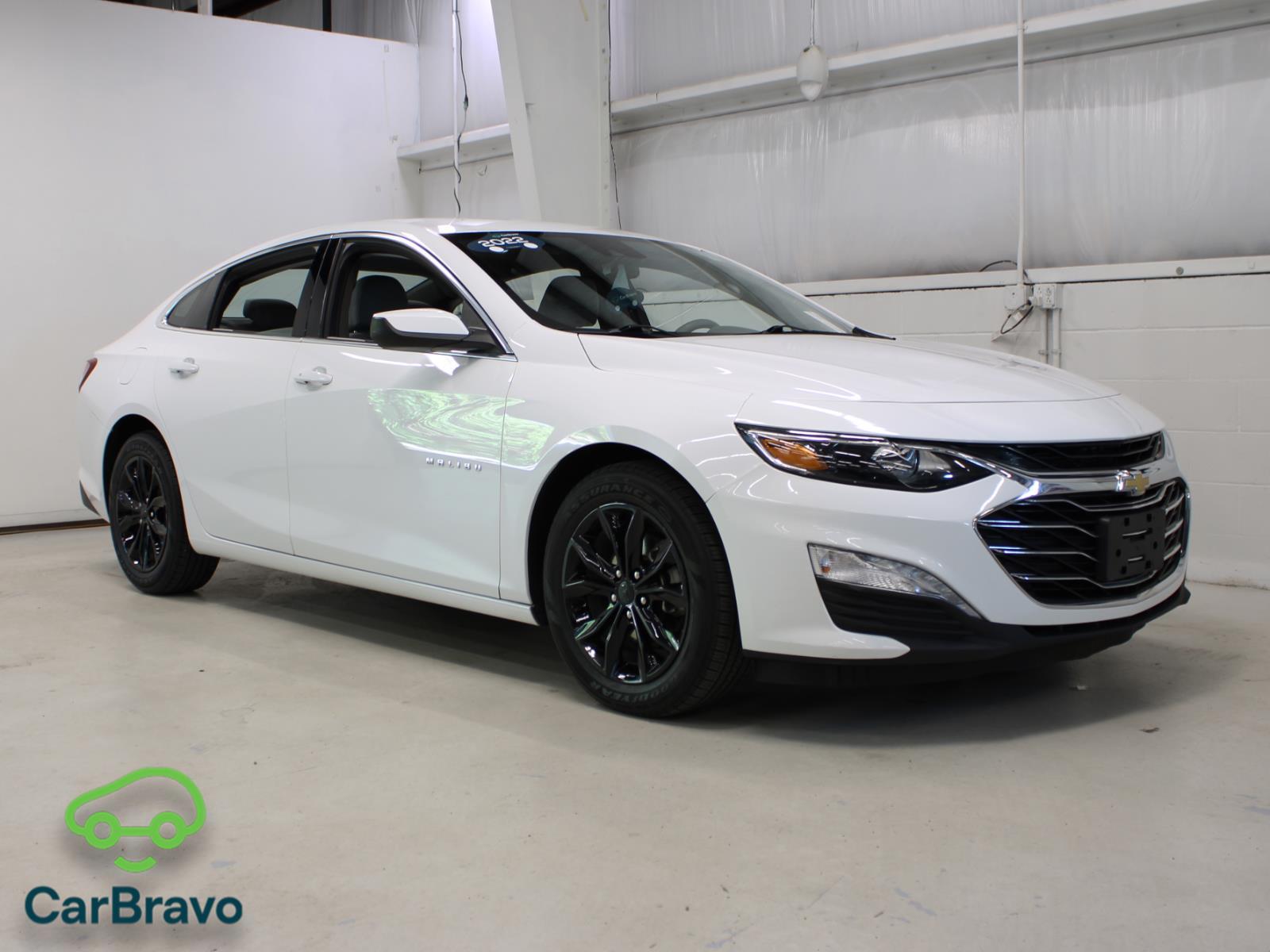 Summit White 2022 Chevrolet Malibu Sedan Front-Wheel Drive Continuously Variable Transmission