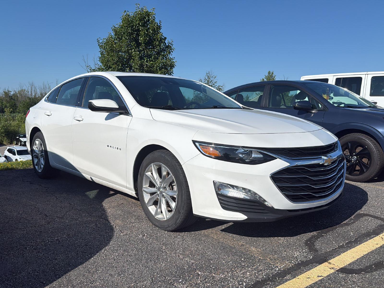 Summit White 2024 Chevrolet Malibu Sedan Front-Wheel Drive Continuously Variable Transmission