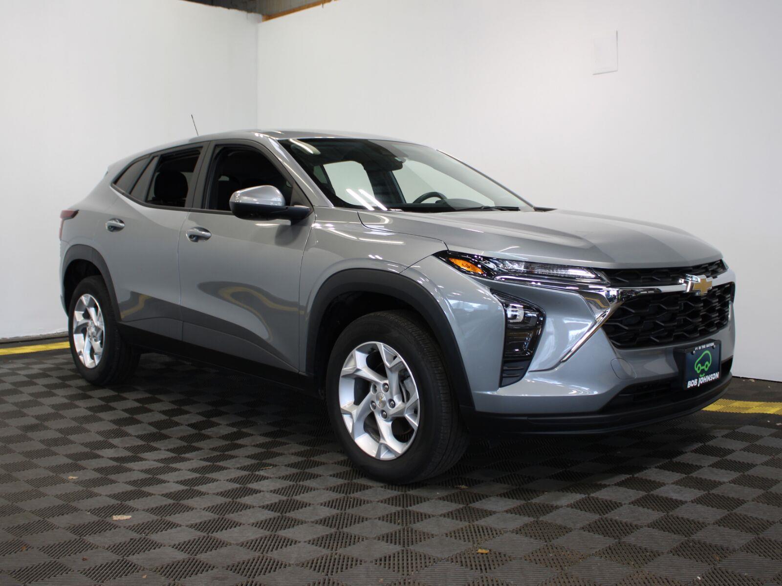 Sterling Gray Metallic 2024 Chevrolet Trax SUV / Crossover Front-Wheel Drive 6-Speed Automatic