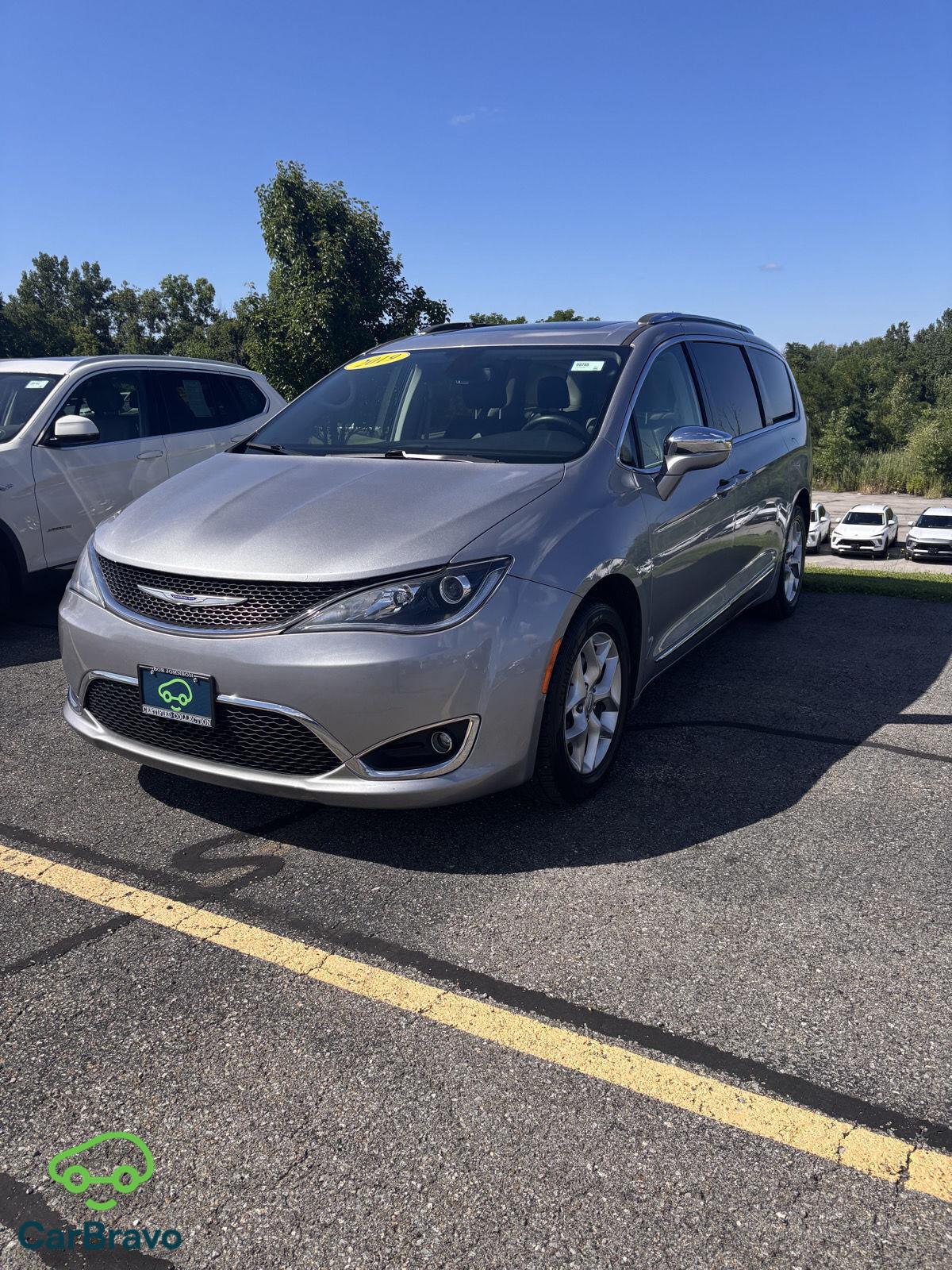 Billet Silver Metallic Clearcoat 2019 Chrysler Pacifica Minivan Front-Wheel Drive 9-Speed Automatic