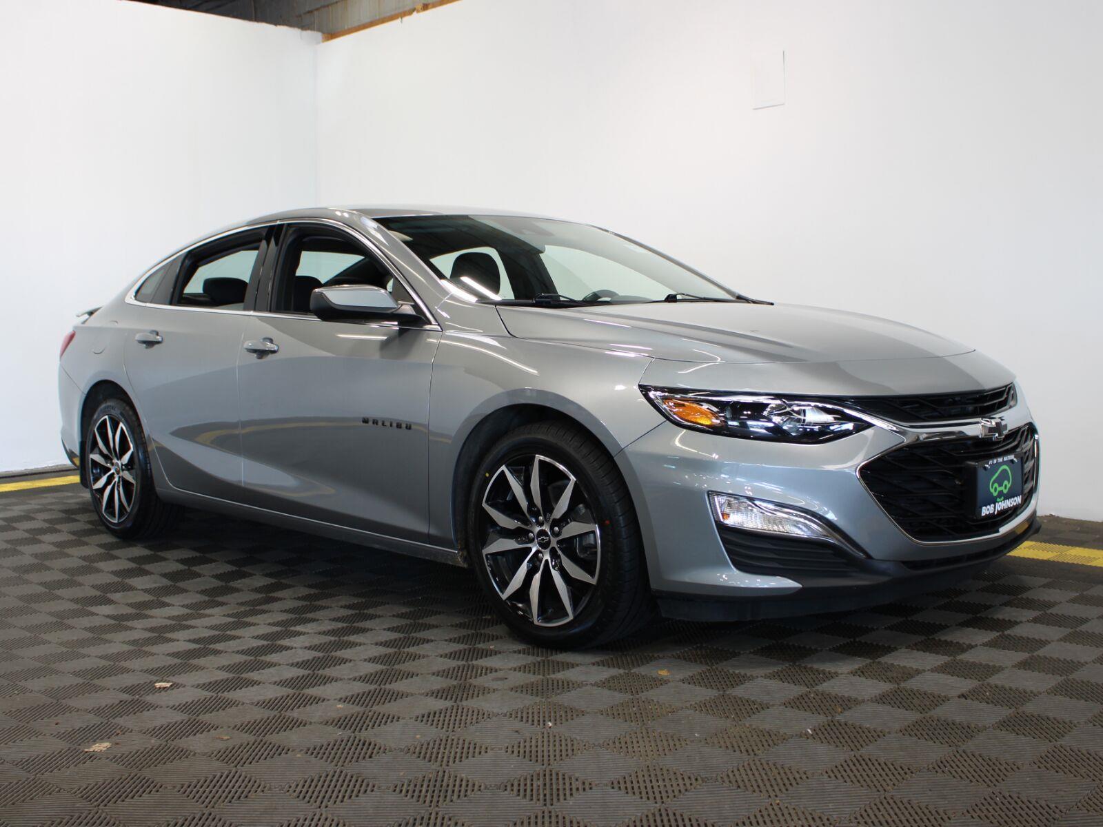 Sterling Gray Metallic 2024 Chevrolet Malibu Sedan Front-Wheel Drive Continuously Variable Transmission