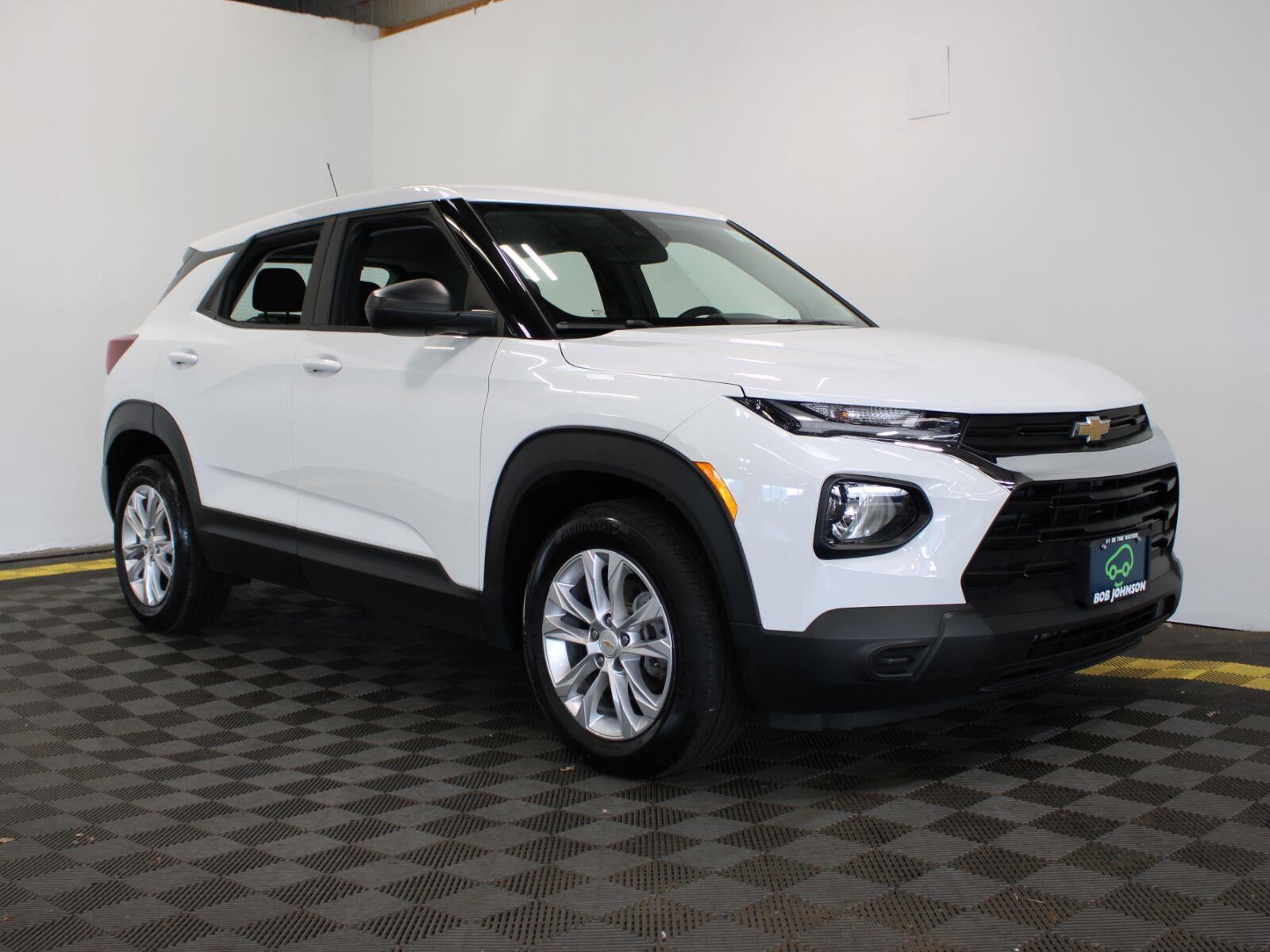 Summit White 2023 Chevrolet Trailblazer SUV / Crossover Front-Wheel Drive Continuously Variable Transmission
