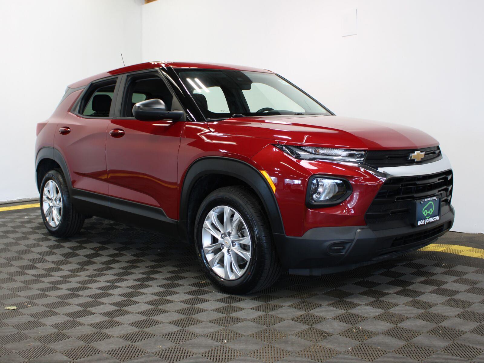 Scarlet Red Metallic 2021 Chevrolet Trailblazer SUV / Crossover Four-Wheel Drive 9-Speed Automatic