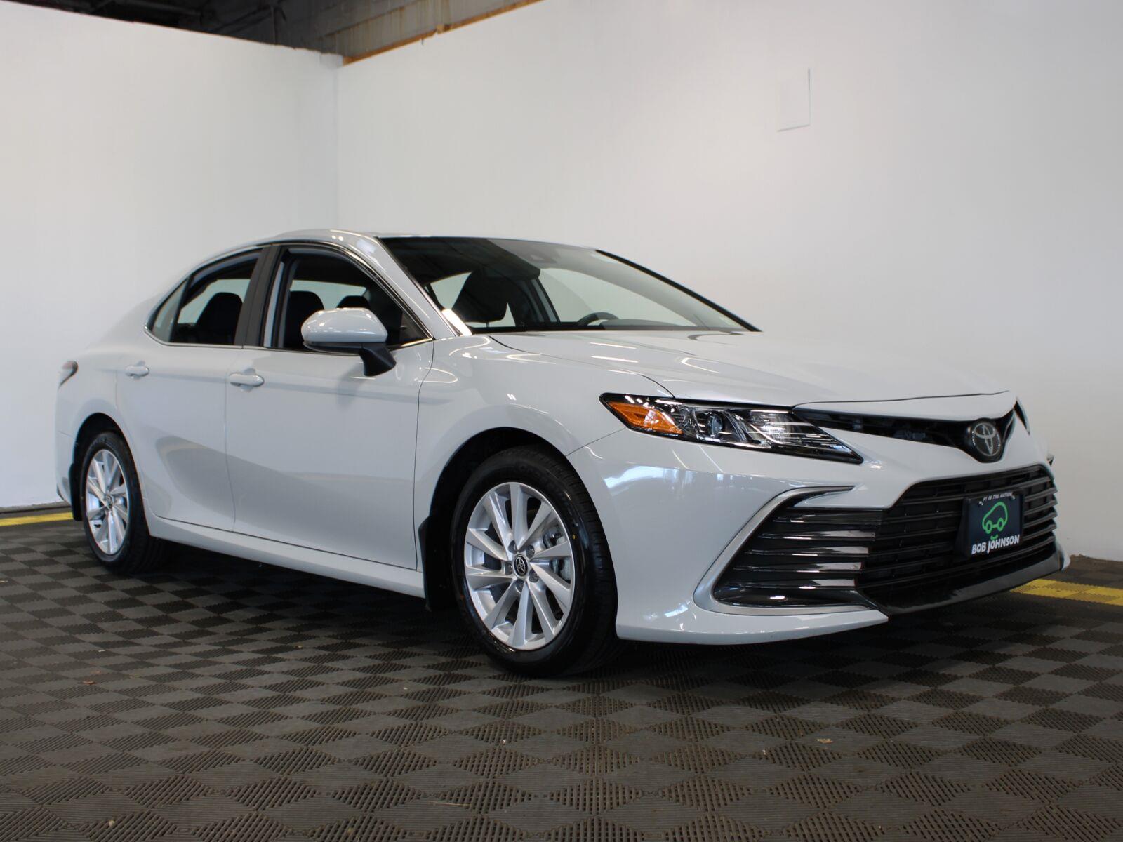 Ice Edge 2024 Toyota Camry Sedan Front-Wheel Drive 8-Speed Automatic