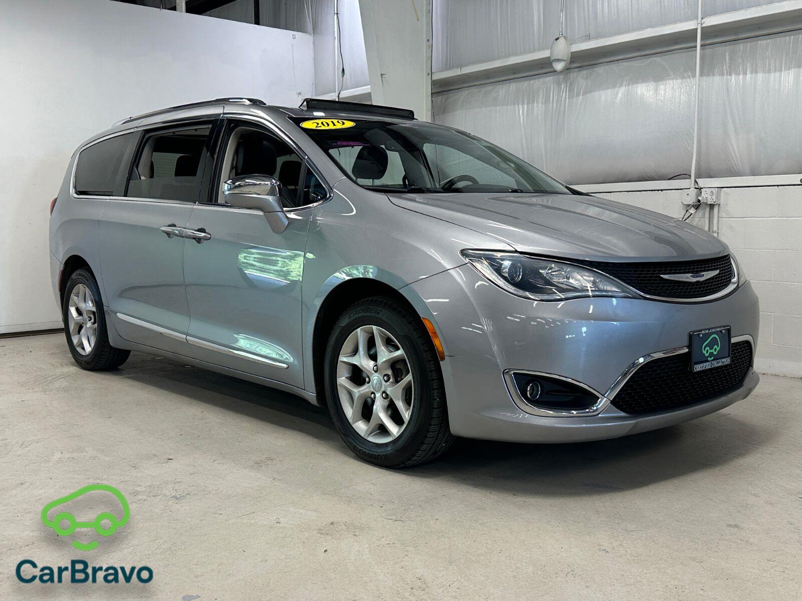 Billet Silver Metallic Clearcoat 2019 Chrysler Pacifica Minivan Front-Wheel Drive 9-Speed Automatic