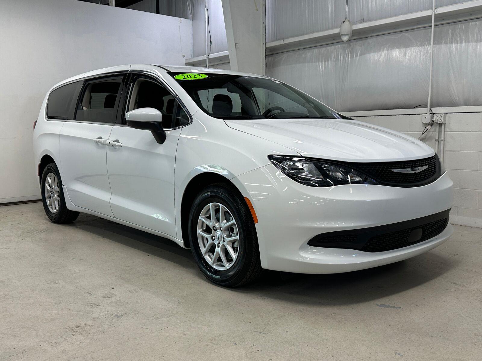 WH 2023 Chrysler Voyager Minivan Front-Wheel Drive 