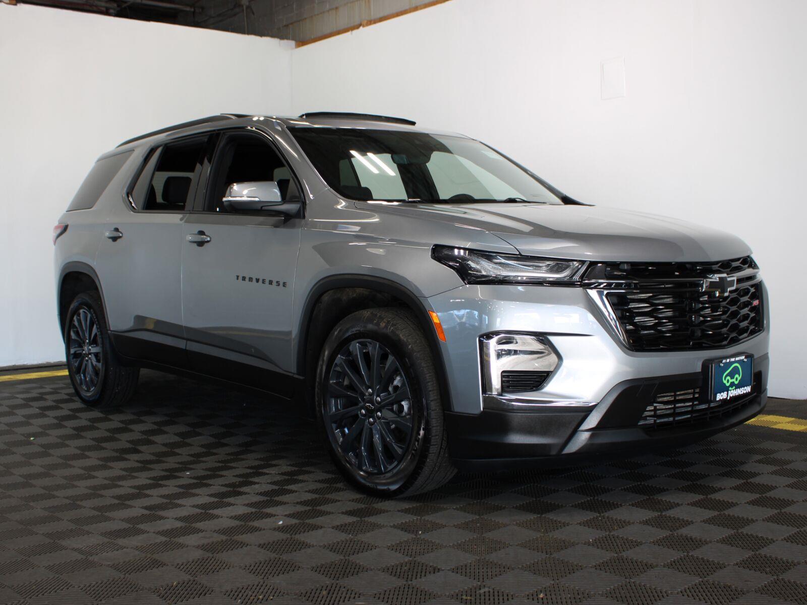 Sterling Gray Metallic 2023 Chevrolet Traverse SUV / Crossover Four-Wheel Drive 9-Speed Automatic